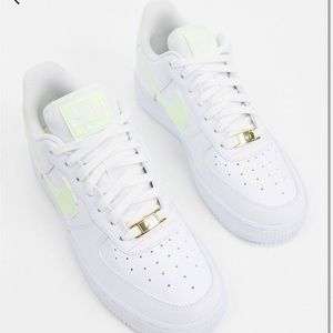 Nike Air Force one ‘07 fluorescent green trainers sneakers